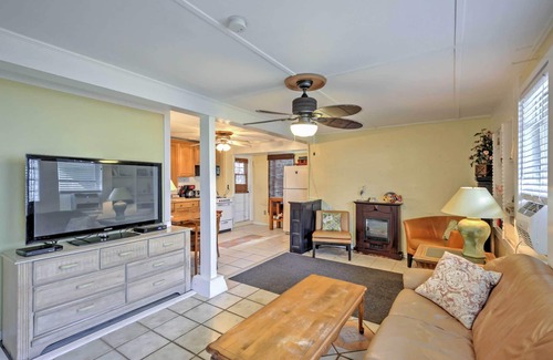 Boardwalk Apartment | New Smyrna Beach Getaway - Walk Flagler Avenue!