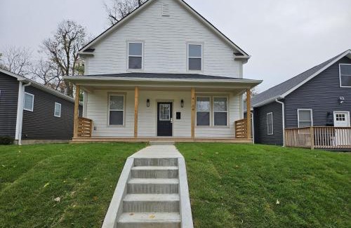 Indianapolis House | New spacious 5br 4ba near Butler and Broad Ripple