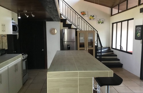 Desamparados House | New Spacious House Near the airport