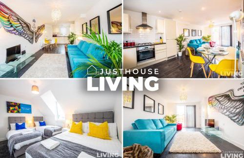 Liverpool House | NEW Spacious Modern Townhouse FREE Private Parking