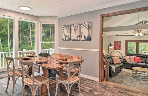 Lanesborough House | NEW! Spacious Mtn Home ~ 5 Miles to Jiminy Peak!