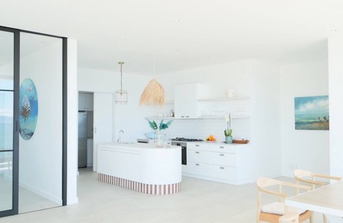 De Kelders Villa | New spectacular villa by the sea nWhale watching from the terrace