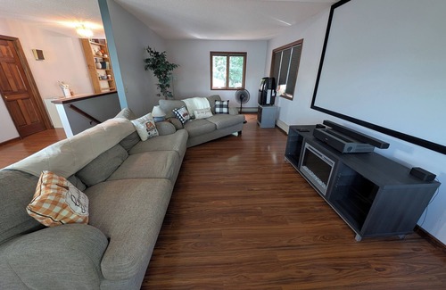 Sturgeon Lake Cabin | NEW! Sturgeon Lake Retreat: Beautiful Lakefront home on Sturgeon Island