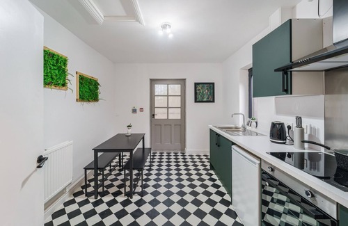 Derby Apartment | New Stylish Apartment I Deluxe Studio App
