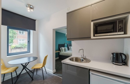 Derby Apartment | New Stylish Twin Room I Deluxe Studio App