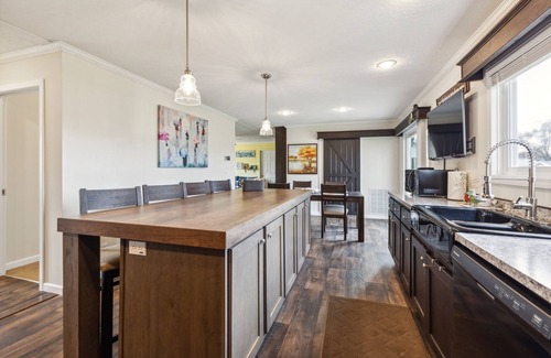 Port Clinton House | NEW! Sunsets & Serenity: Port Clinton Waterfront Stay