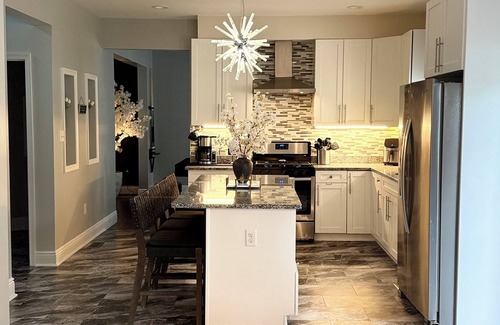 Reisterstown House | NEW. The Lux Retreat!