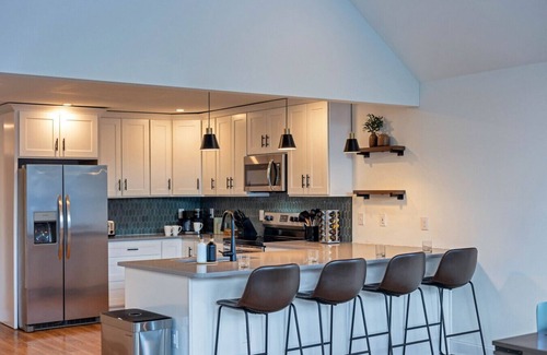 Long Pond House | NEW The Nordic Lakehaus| Hot Tub & Theater Room