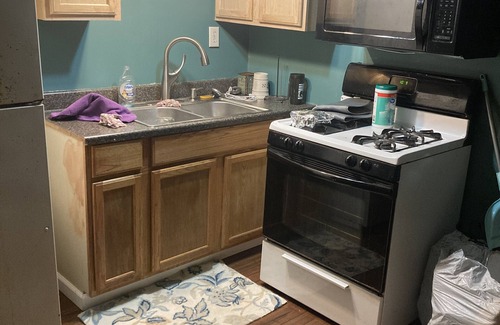 Prestonsburg Apartment | New to the area? Stop by and see the most recent bachelor pad on the scene