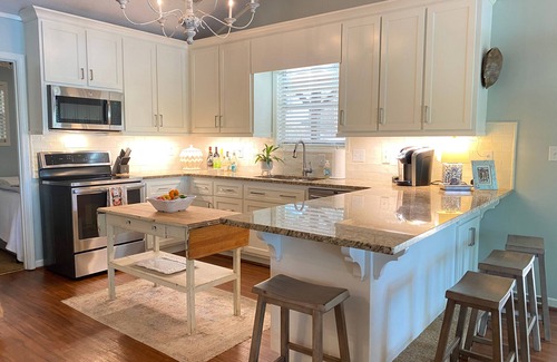 Townville House | New to the Rental Market! Lake Hartwell, Deep Water, Convenient to Clemson!