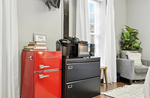 Athens Apartment | NEW TO VRBO! The 483 Suite - Walk to Stadium!