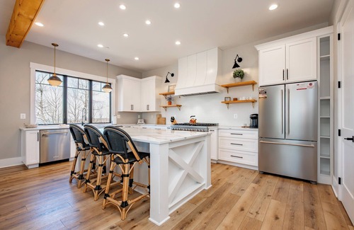 McHenry House | New! Top of the Rock: A/C, Fireplace, Hot Tub, Fire Pit!