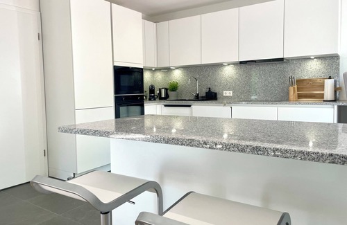 Gross Buchholz House | NEW: Top vacation home in Hanover, 120 sqm - modern, quiet. Close to the trade fair & city center.