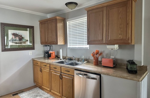 North Little Rock House | NEW! Tracks & Trails Cottage - 3 min from Hwy I-40
