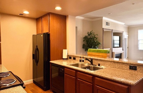 Reno/Tahoe Airport Apartment | New Trendy 1BR Apartment With Heated Pool Gym Minigolf