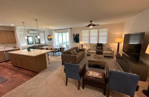 Makaha Valley House | New Tropical Island Ohana near Beach with community Pool Spa Gym PingPong and more