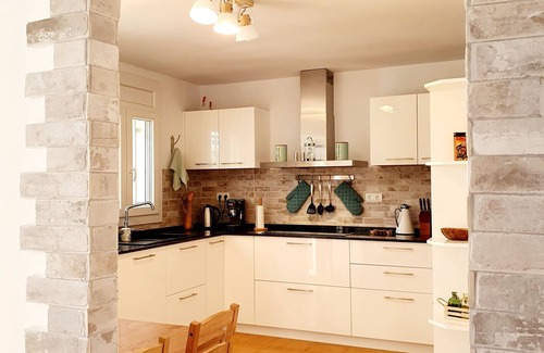 Cambrils Villa | New vacation home with private pool, 2 min walk from the beach