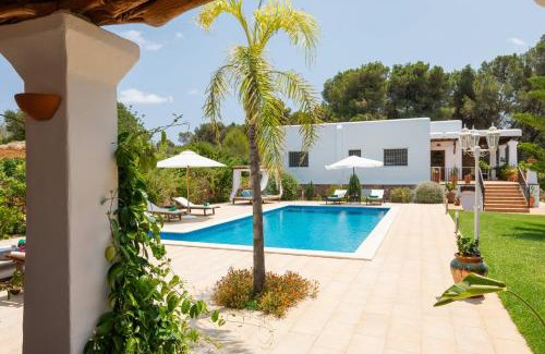 Santa Gertrudis Villa | New! Villa Can Curreu III - Santa Gertrudis