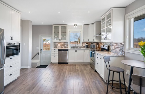 Niagara-on-the-Lake Other | New Vineyard Home 3 Bedroom, mins to Wineries & Old Town Niagara-on-the-Lake