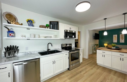 Mount Berry House | NEW w/King Bed Near Tennis Center & Berry College
