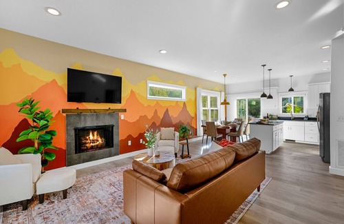 Asheville House | *NEW* Walk To AVL|Sauna|Hot Tub|Cinema