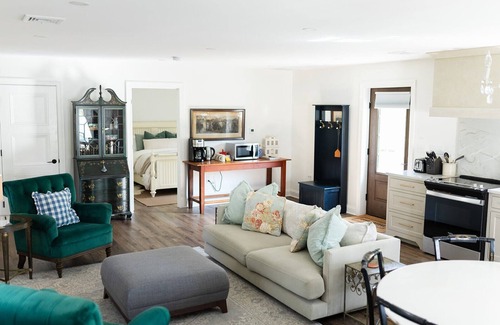 Witmer Cottage | New Waterfront Creekside Cottage w/Private Pool, Firepit, Paddle Boat, Fishing