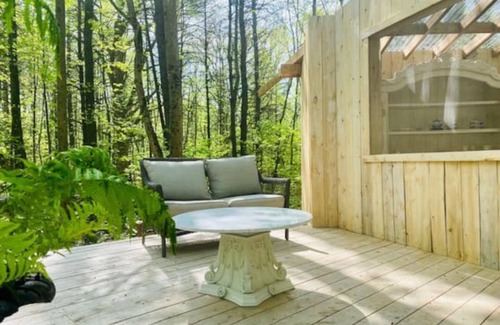 Trent Hills Cabin | NEW! White Oaks Gazebo by lake -Nature & Solitude
