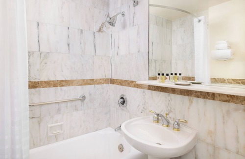 Garment District Hotel | NEW YORKER BY LOTTE HOTELS