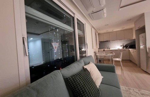 Cheonho-dong Villa | #NEWbuildings#Room3/Room2/Bathroom2/Outdoor Terrace#Maximum8people @Double-floor