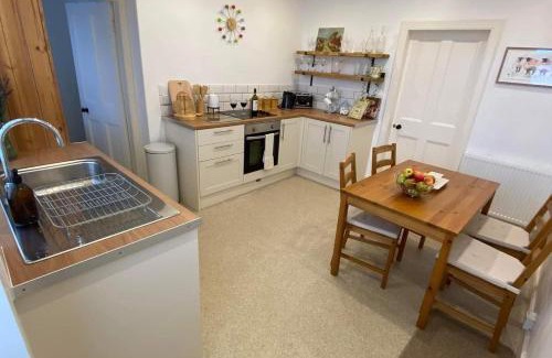 Newburgh Apartment | NewburghAprtment Scotland sleeps 4 FirePit Garden