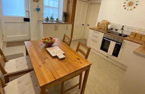 Newburgh Apartment | NewburghAprtment Scotland sleeps 4 FirePit Garden