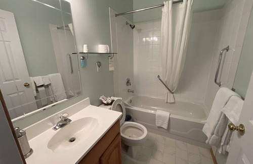 Drumheller Bed & Breakfast | Newcastle Country Inn