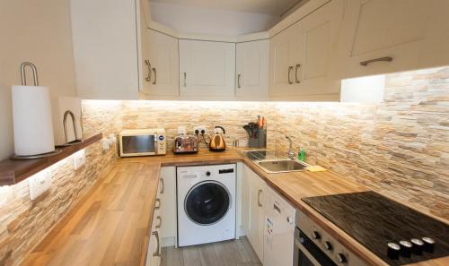Roscoe Apartment | Newcastle Court