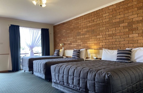 Gillenbah Hotel | Newell Motor Inn - Narrandera