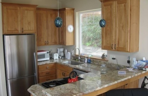 Oceanside House | NEWER OCEANSIDE HOME AWESOME VIEWS! PET FRIENDLY! EZ Walk to Beach