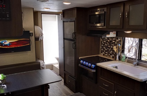 Murphy House | Newer RV on Private Wooded Acre