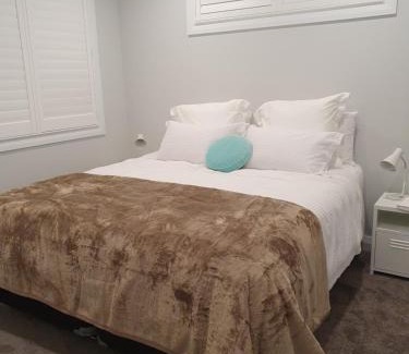 Khandallah Apartment | Newly built 1 bedroom unit in central Khandallah