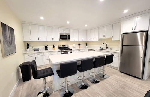 Beverly Hills House | Newly built 2 bedroom ADU near Beverlywood. 5 minutes to Rodeo Drive!