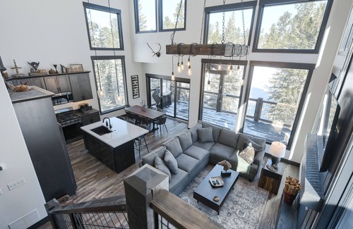 Lead Cabin | Newly Built, 2400+ Sq. Ft., Walk to Clubhouse Pool, Parking for Trailers