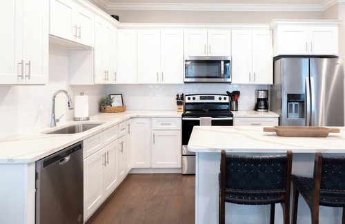 Oxford House | Newly built 3 bdrm townhome less than 2 miles from The Square and campus