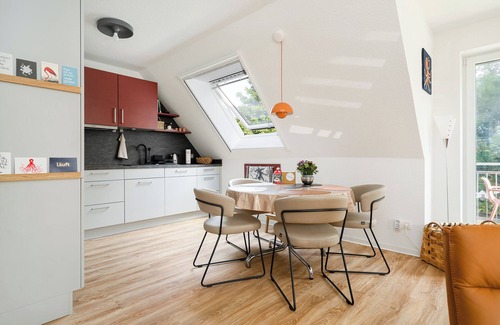 Eilsum Apartment | Newly built apartment (80sqm) with balcony directly on the water near Greetsiel!