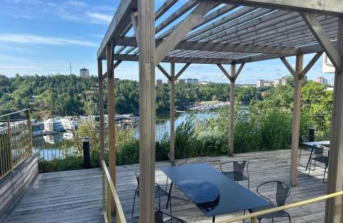 Blockhusudden Apartment | Newly built bright apartment, close to everything If you want to visit Stockholm, you will find the perfect accommodation here! Ferry line 80 makes it very convenient and easy to get to the city center