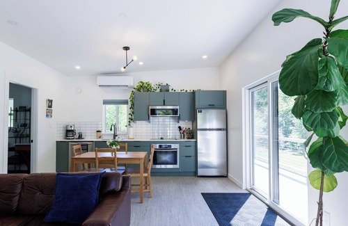 Gibsons Cabin | Newly built cabin on acreage, loaded with amenities, 5 mins drive to everything!
