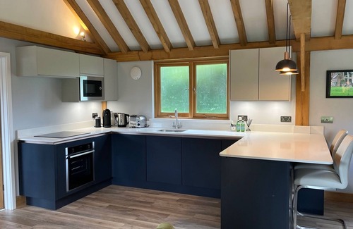 Longparish House | Newly Built Contemporary Oak Framed Two Bedroom House - Pure Luxury!