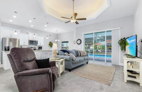 Burnt Store House | Newly built home with heated pool, close to many amenities - Villa Sandle