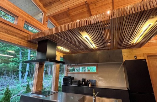 Oiwake House | Newly built log house for rent for up to 14 people/Kitasakugun Nagano