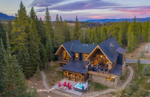 Peak 8 House | Newly built Luxury Home, 5-Star Finishes, SHUTTLE to slopes, backs to Breckenridge Nordic Center!