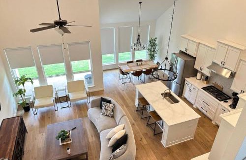 Celina House | Newly Built Luxury Home Perfect for Big Families