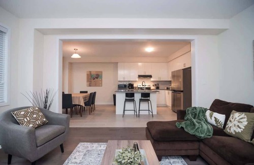 Thorold House | Newly Built, Niagara Cozy Escape