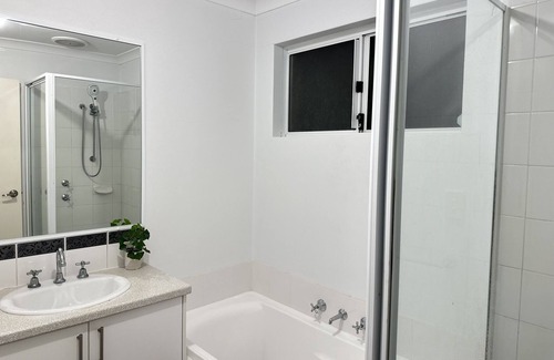 Queens Park House | Newly built spacious and full furnished house in Queens Park-closer to Perth